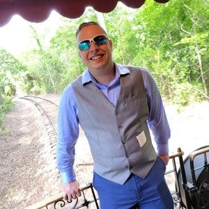 Meet your Posher, Christopher